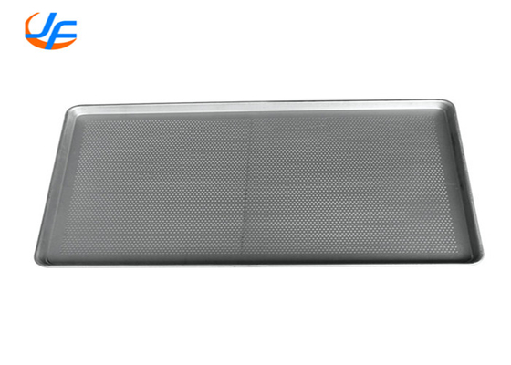 RK Bakeware China-601828 Tamanho completo 16 Gauge 18 &quot;x 26&quot; Wire em Rim Alumínio Perforado Bun / Sheet Pan