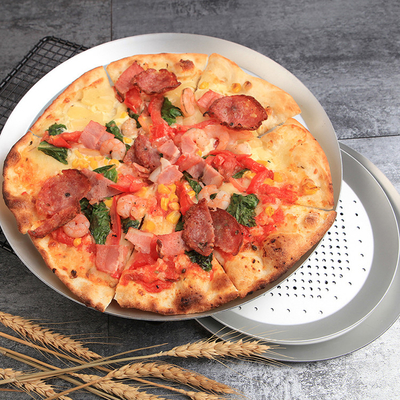 RK Bakeware China Anodo duro perfurado de crosta fina Pão de pizza para pizzaria