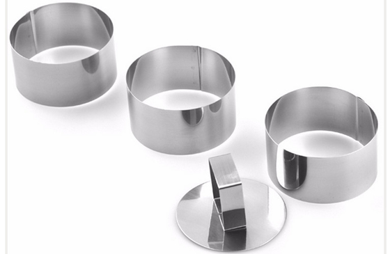 RK Bakeware China Foodservice NSF Dessert Redondo Anéis de bolo de aço inoxidável Cor prateada